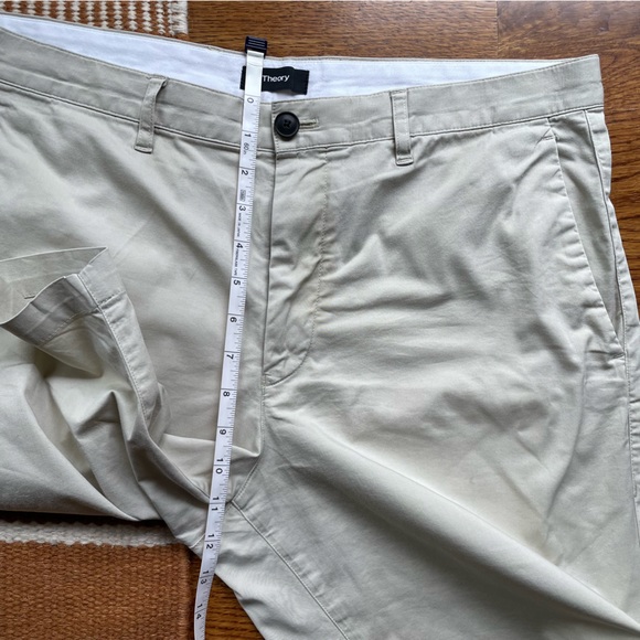 Mens Theory flat front khaki shorts - Picture 4 of 7